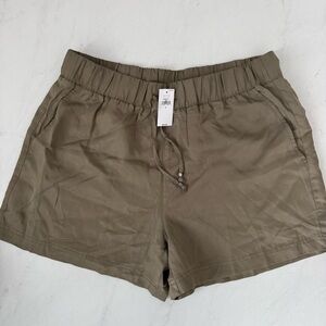 NWT Banana Republic Women's Green Cargo Shorts